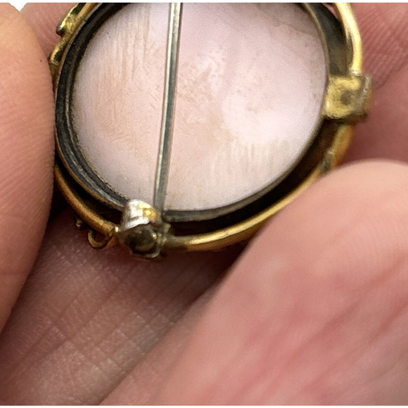 Antique GLP Carved Shell Cameo Brooch Pin Gold Tone Leaf Detail Faux Pearls - Picture 11 of 13